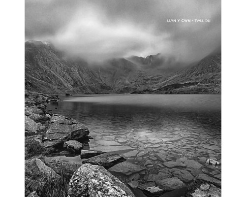 Llyn Y Cwn - Twll Du